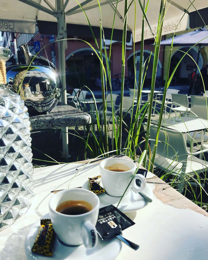 Espresso italiano im Eiscafé @costadoro