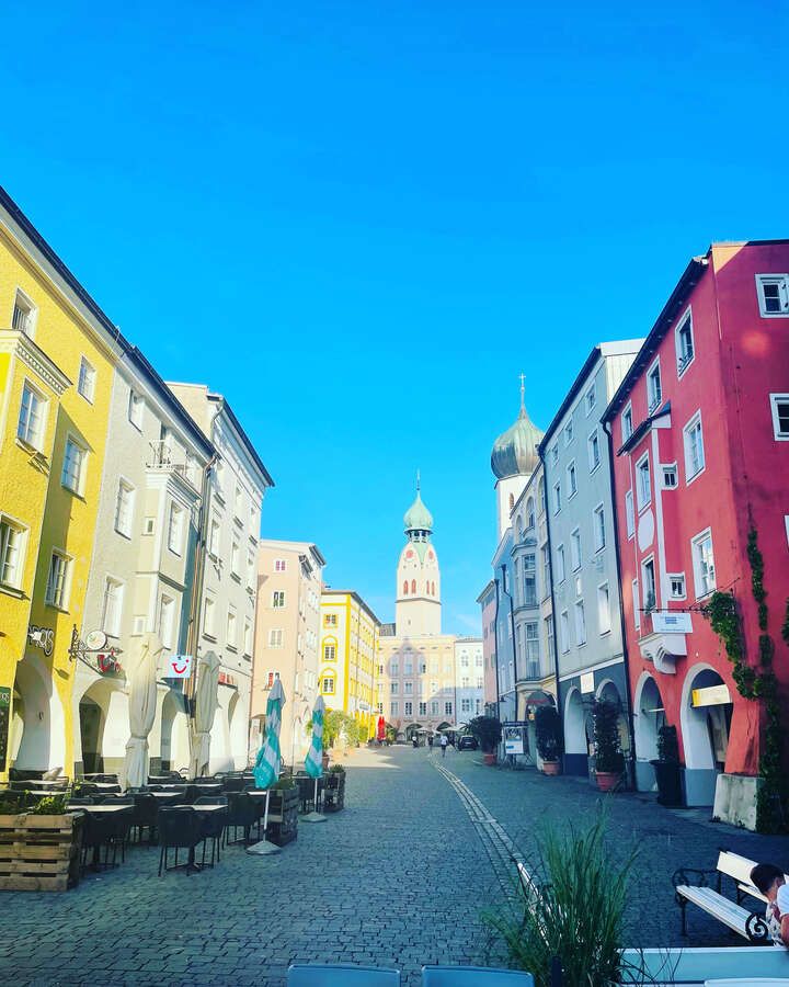 Blick von der Eiscafé San Marco Terrasse / Fußgängerzone Rosenheim